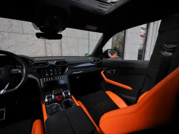 LAMBORGHINI Urus   Capsule   Head-Up   3D B&O   Q-Citura