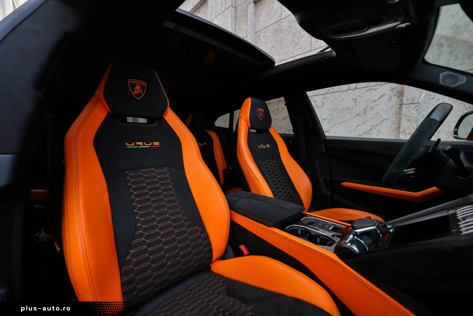 LAMBORGHINI Urus   Capsule   Head-Up   3D B&O   Q-Citura