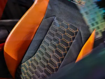 LAMBORGHINI Urus   Capsule   Head-Up   3D B&O   Q-Citura