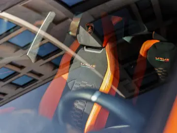 LAMBORGHINI Urus   Capsule   Head-Up   3D B&O   Q-Citura