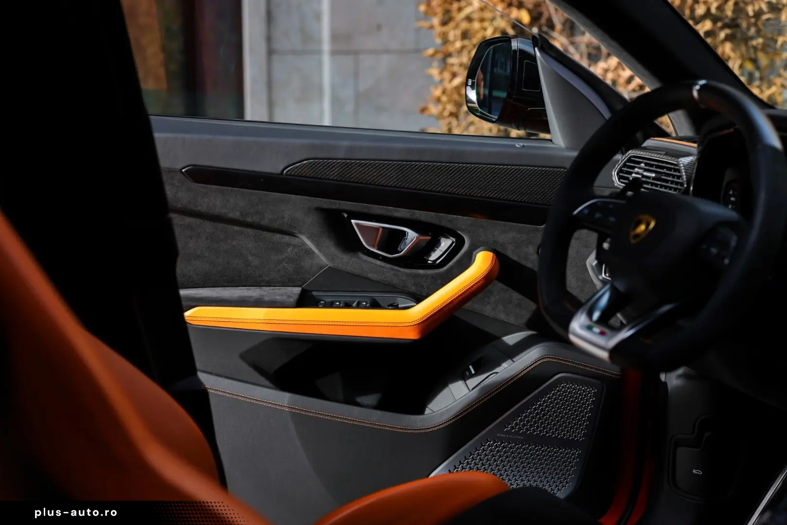 LAMBORGHINI Urus   Capsule   Head-Up   3D B&O   Q-Citura