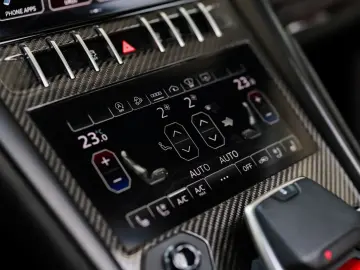 LAMBORGHINI Urus   Capsule   Head-Up   3D B&O   Q-Citura