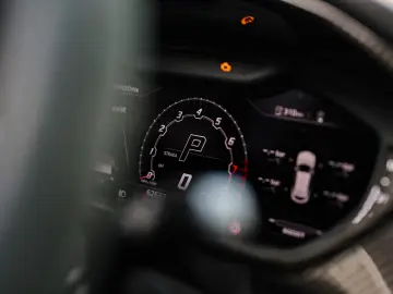 LAMBORGHINI Urus   Capsule   Head-Up   3D B&O   Q-Citura