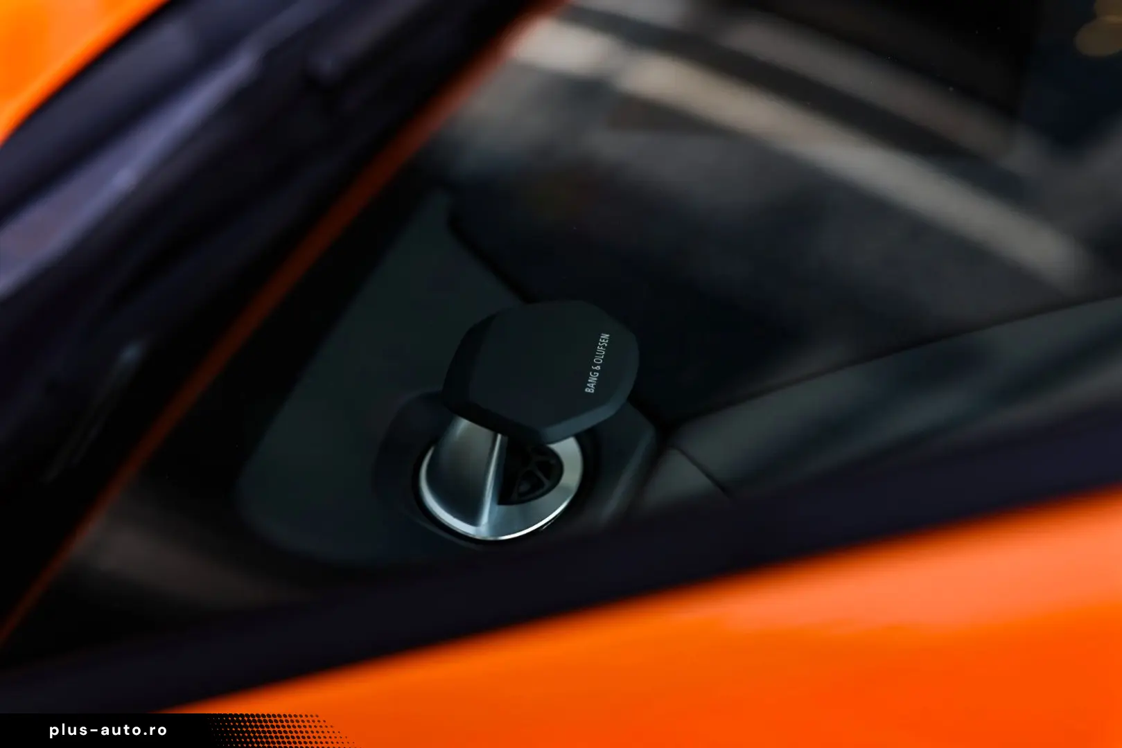 LAMBORGHINI Urus   Capsule   Head-Up   3D B&O   Q-Citura