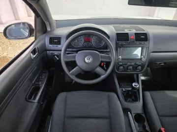 VW GOLF 5   An 2005   Motor 1 6 BENZINA MPI GPL