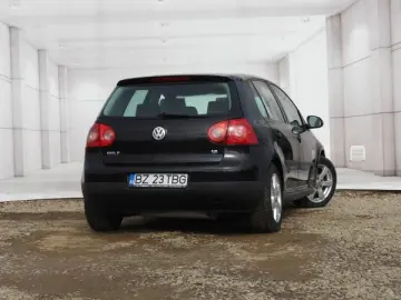 VW GOLF 5   An 2005   Motor 1 6 BENZINA MPI GPL
