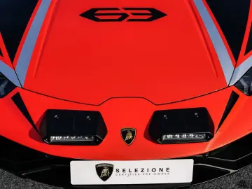 LAMBORGHINI Huracán Sterrato Arancio Xanto  1 of 1499