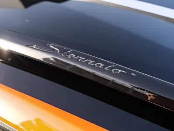 LAMBORGHINI Huracán Sterrato Arancio Xanto  1 of 1499