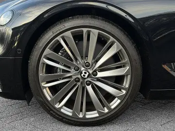 BENTLEY Continental GT 12 Zylinder Speed  Bespoke Int.