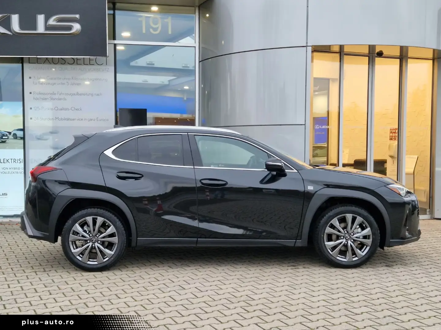Lexus UX 300h F Sport Design ACC FLA SpurH LM