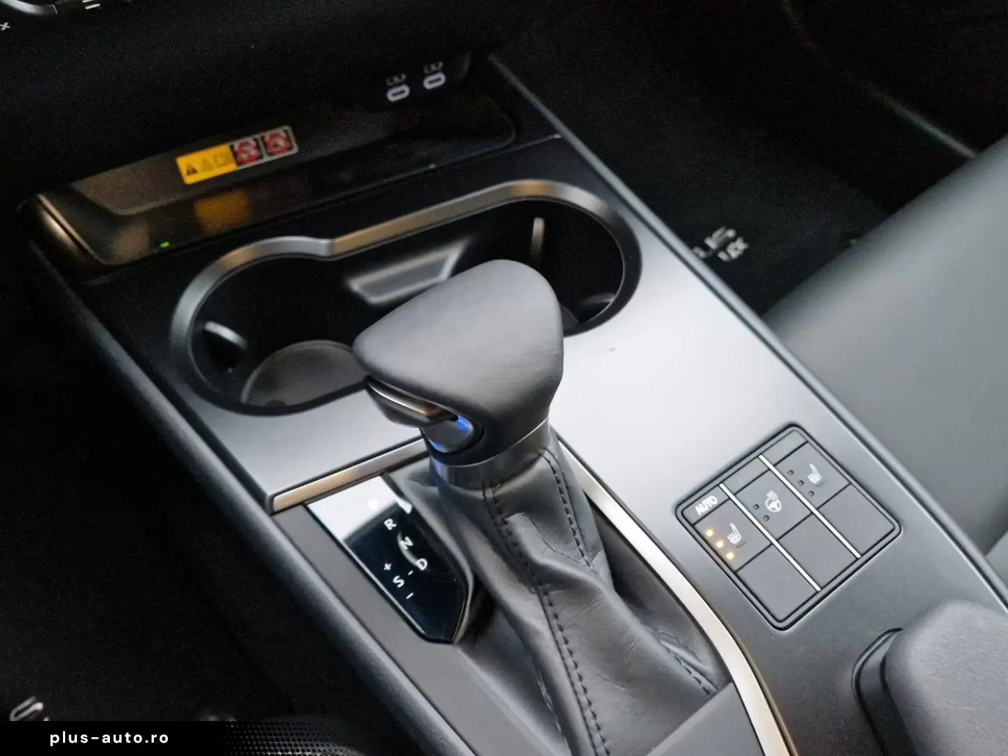 Lexus UX 300h F Sport Design ACC FLA SpurH LM