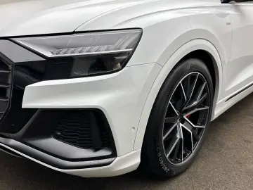 AUDI Q8 competition plus 50 TDI quattro Matrix Pano.