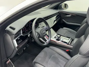 AUDI Q8 competition plus 50 TDI quattro Matrix Pano.