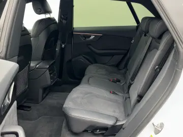 AUDI Q8 competition plus 50 TDI quattro Matrix Pano.