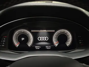 AUDI Q8 50 TDI quattro competition   S-Line AHK Pano