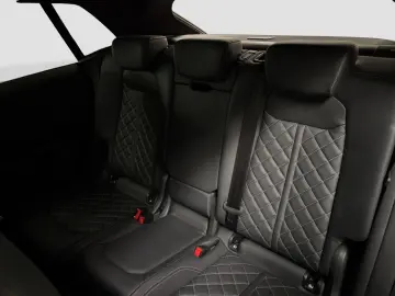 AUDI Q8 50 TDI quattro competition   S-Line AHK Pano