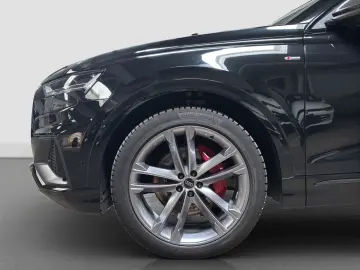 AUDI Q8 50 TDI quattro competition   S-Line AHK Pano