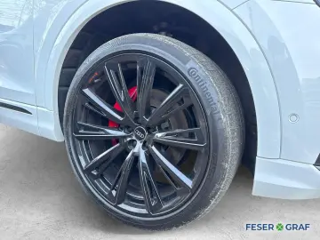 AUDI Q8 50 TDI qu S line competition plus Pano-HuD Na