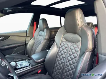 AUDI Q8 50 TDI qu S line competition plus Pano-HuD Na