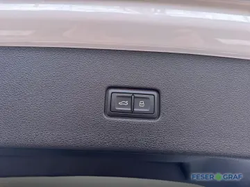 AUDI Q8 50 TDI qu S line competition plus Pano-HuD Na