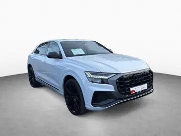 AUDI Q8 50 TDI qu S line competition plus Pano-HuD Na
