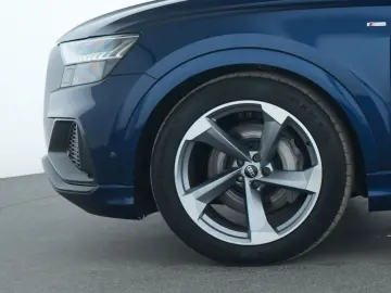 AUDI Q8 50 quattro AHK MATRIX-LED 360 Kamera ACC Navi