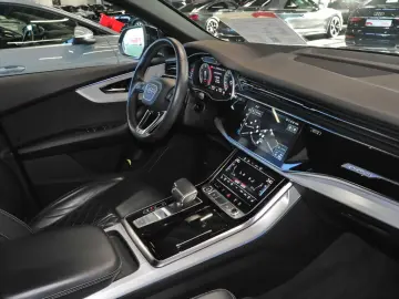 AUDI Q8 50 TDI quattro S line Pano HD-Matrix AHK