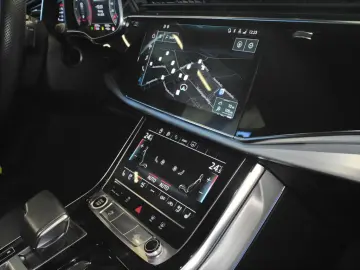 AUDI Q8 50 TDI quattro S line Pano HD-Matrix AHK