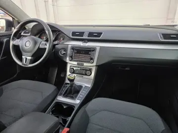 VW PASSAT B7   An 2011   Motor 2 0