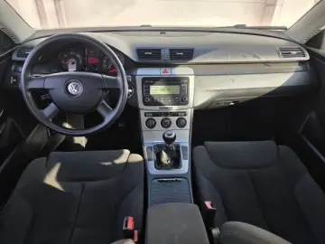 VW PASSAT   An 2006   Motor 2 0 DIESEL
