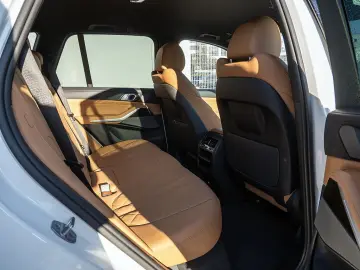 BMW X5 xDrive 30d M-Sport AHK NAVI H K LED KEYLESS H