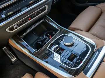 BMW X5 xDrive 30d M-Sport AHK NAVI H K LED KEYLESS H