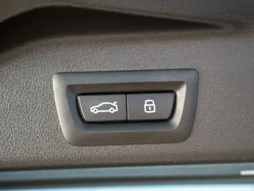 BMW X5 xDrive 30d M-Sport AHK NAVI H K LED KEYLESS H