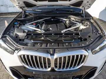 BMW X5 xDrive 30d M-Sport AHK NAVI H K LED KEYLESS H