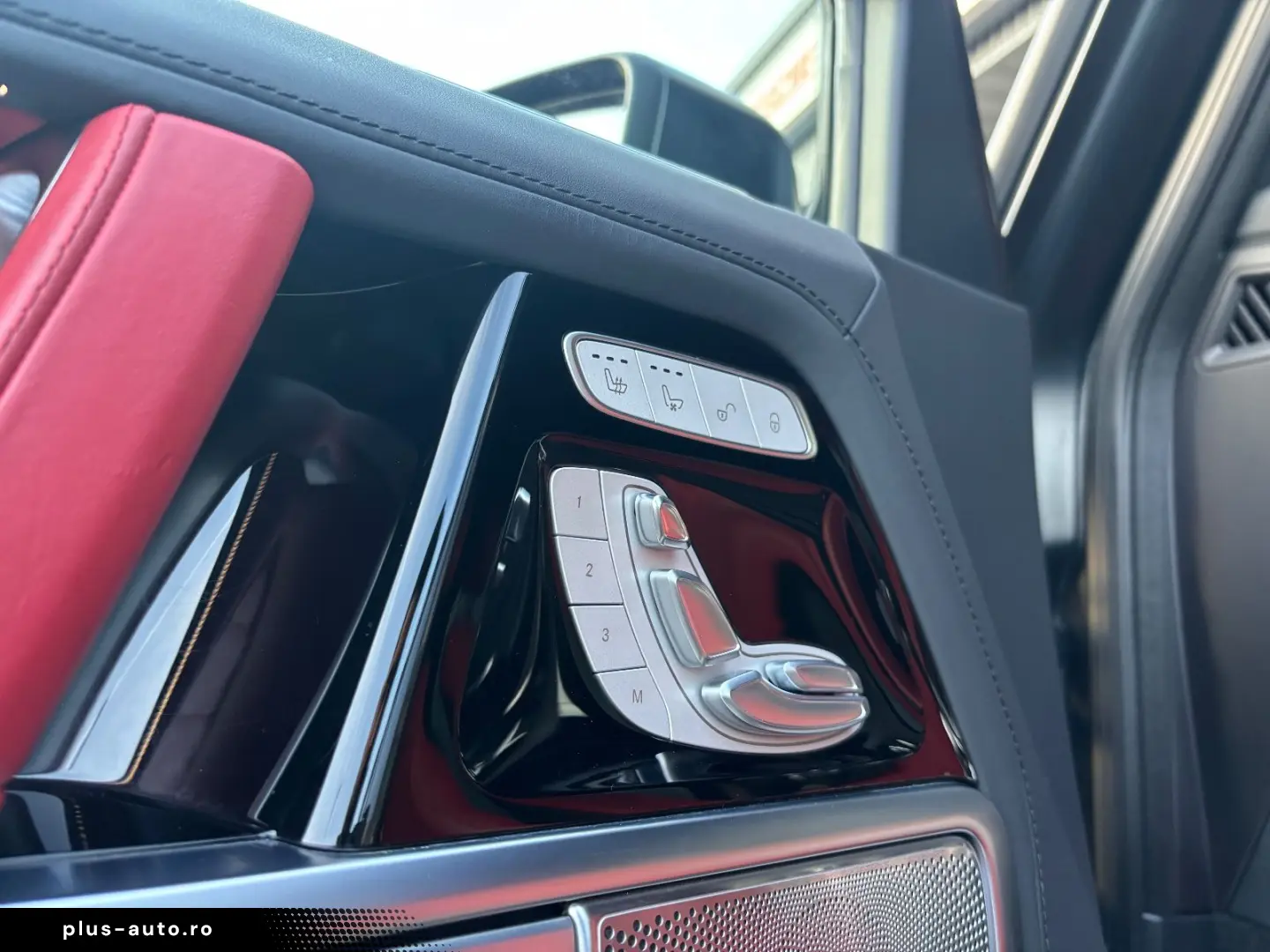 MERCEDES-BENZ G 63 AMG 4x4² Magno Burmester