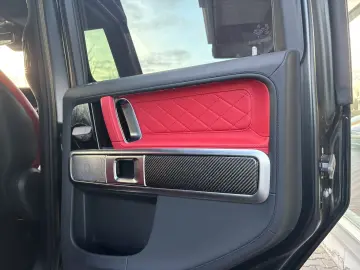 MERCEDES-BENZ G 63 AMG 4x4² Magno Burmester