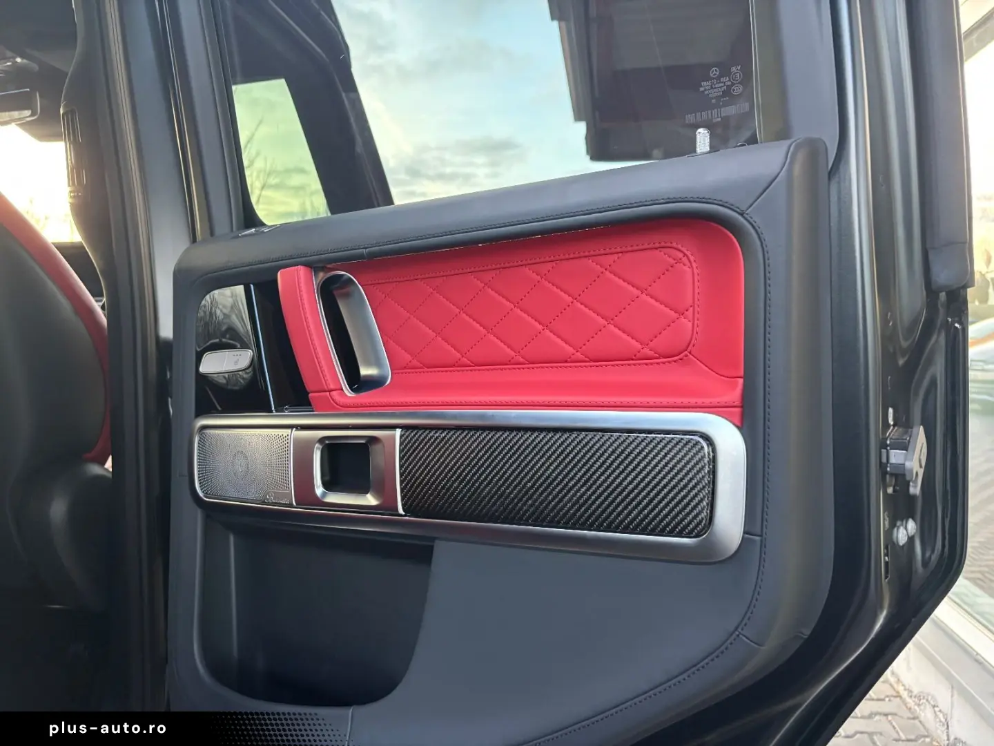 MERCEDES-BENZ G 63 AMG 4x4² Magno Burmester