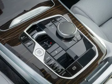 BMW X5 xDrive 30d M SPORT LED AHK HUD NAVI H K MEM K