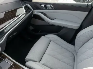 BMW X5 xDrive 30d M SPORT LED AHK HUD NAVI H K MEM K