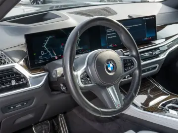 BMW X5 xDrive 30d M SPORT LED AHK HUD NAVI H K MEM K