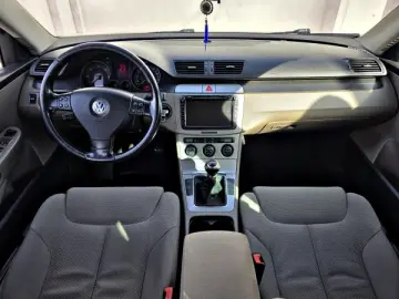 VW PASSAT   An 2006   Motor 2 0 DIESEL