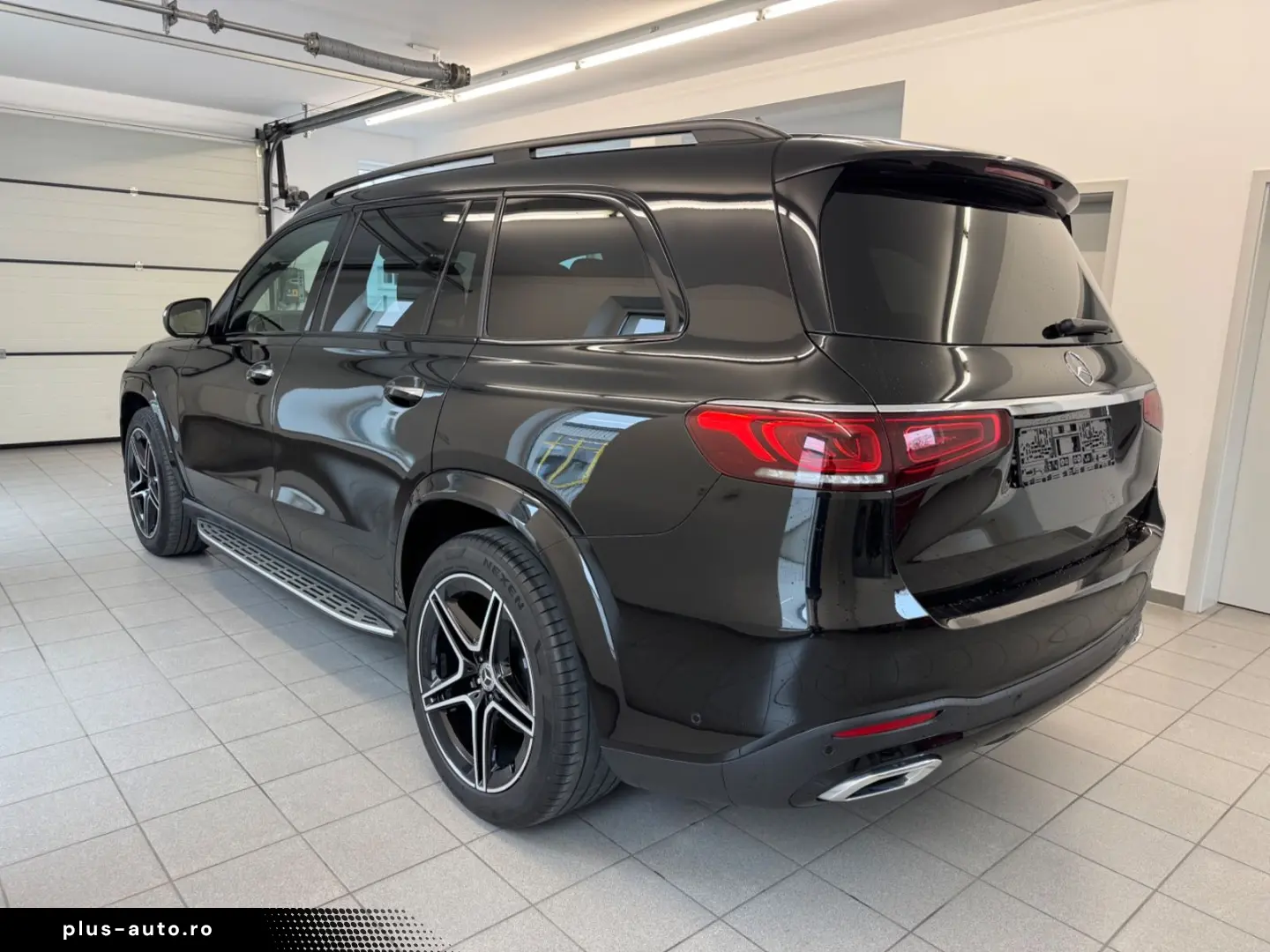 MERCEDES-BENZ GLS 400D Pano Multibeam AMG AHK 7Sitze