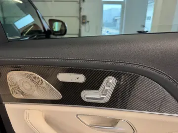 MERCEDES-BENZ GLS 400D Pano Multibeam AMG AHK 7Sitze