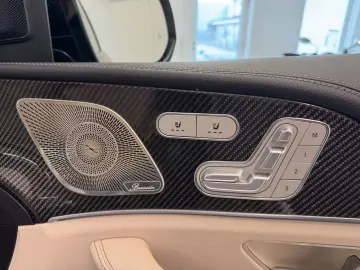 MERCEDES-BENZ GLS 400D Pano Multibeam AMG AHK 7Sitze