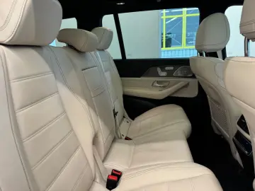 MERCEDES-BENZ GLS 400D Pano Multibeam AMG AHK 7Sitze