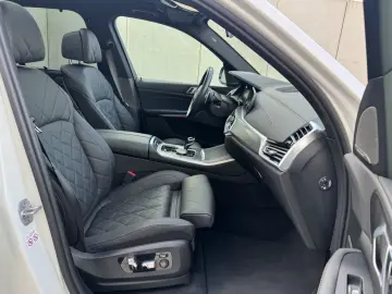 BMW X5 xD30d MSport Laser Pano Luft ACC H&K 7Sitzer