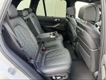 BMW X5 xD30d MSport Laser Pano Luft ACC H&K 7Sitzer