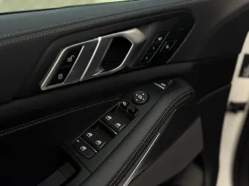 BMW X5 xD30d MSport Laser Pano Luft ACC H&K 7Sitzer