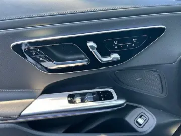 MERCEDES-BENZ CLE300 4M Cabrio AMG Premium 360  Distr. Night