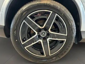 MERCEDES-BENZ GLC 300 4matic AMG AMG MBUX Night AHK Pano SHD